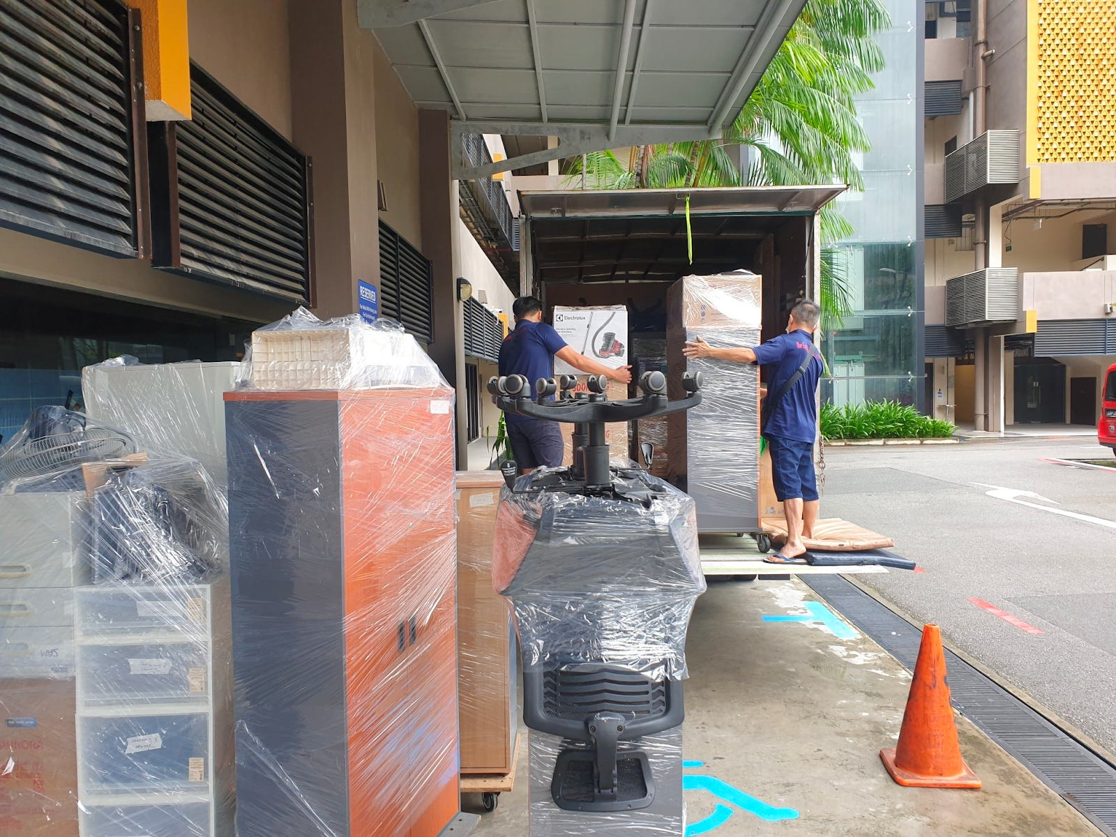 What to Consider When Hiring Office Movers