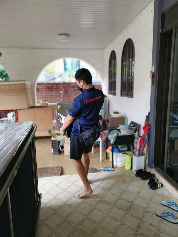 professioonal safe box moving